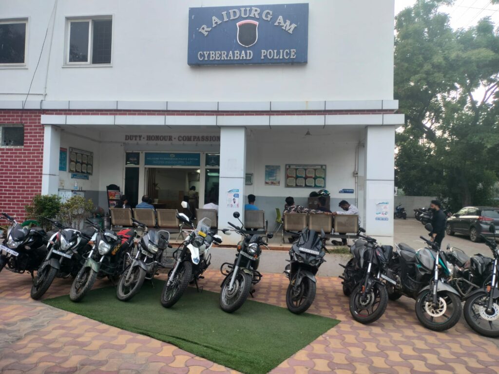 Bune racing bune stant it cordidor rayadurgam