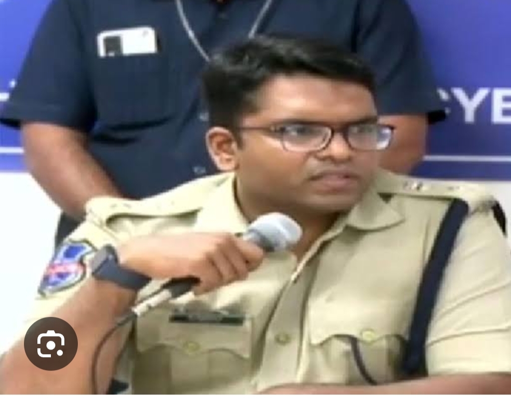  మాదాపూర్ డిసిపి వినీత్ కుమార్