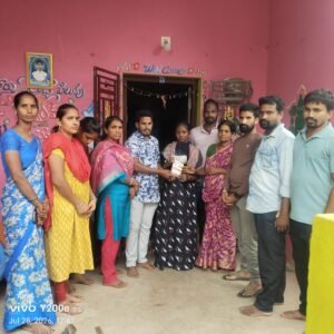 లోహరిబంద లో రోడ్డు ప్రమాదంలో మరణించిన కుటుంబానికి అండగా యువకులు